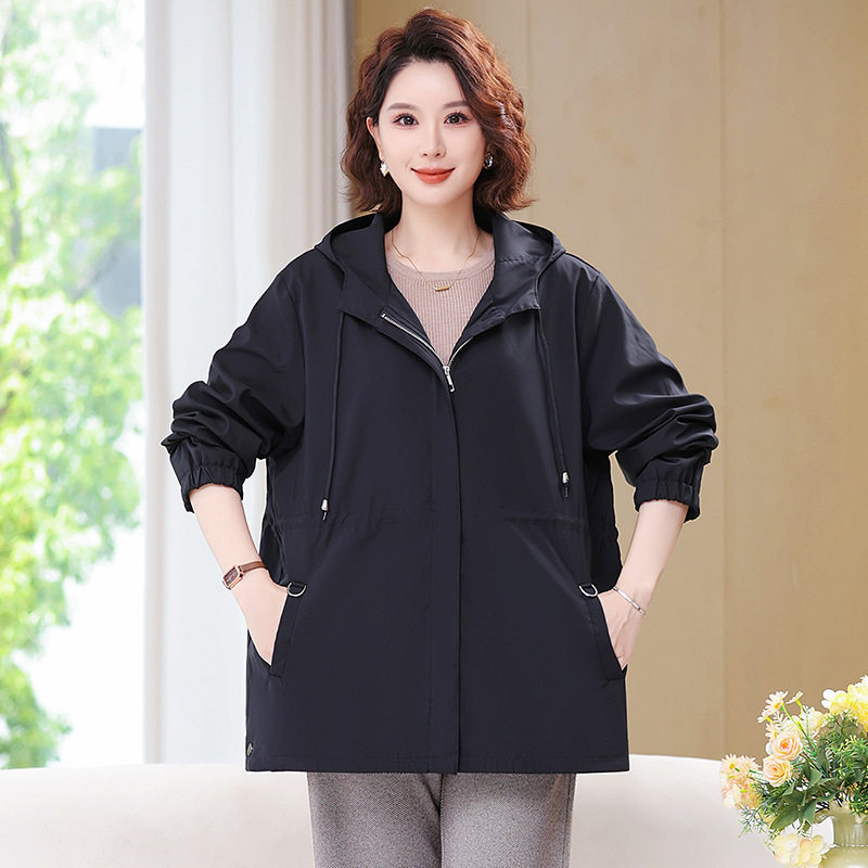 特体大码中老年人秋装连帽风衣外套女200斤胖mm妈妈春秋宽松夹克