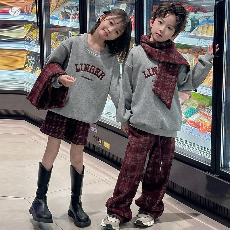 儿童2025年秋冬新款年货套装同色系围巾字母绣花卫衣套装加绒加厚，童装休闲套装，祺儿童装