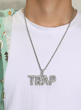 时尚简约ins风满钻TRAP字母吊坠嘻哈配饰欧美新款饰品亚马逊