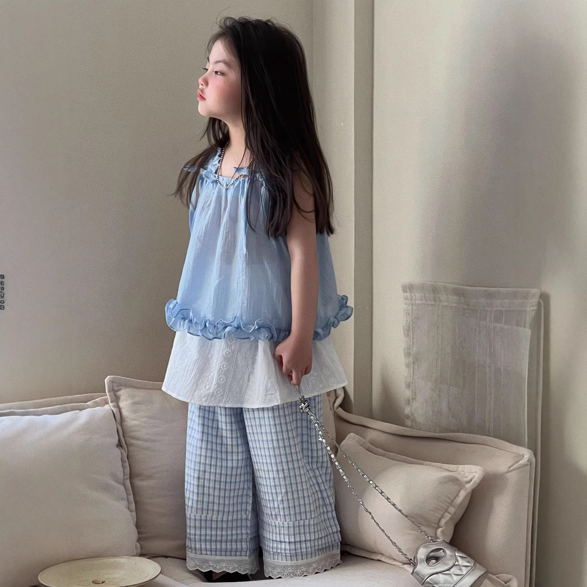 女童夏装2026春夏新女蓝色清新蝴蝶结背心裙子围裙屁帘格子裤韩系