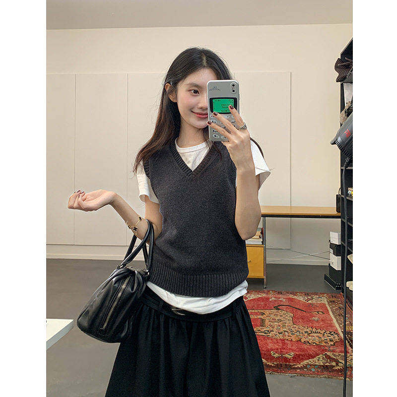 学院风麻花V领针织马甲背心女秋冬无袖百搭显瘦叠穿洋气套头上衣