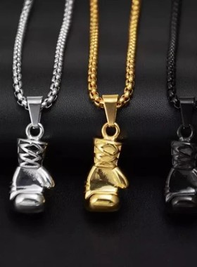 时尚潮流嘻哈健身运动拳击手套吊坠复古朋克轻奢个性男士钛钢项链