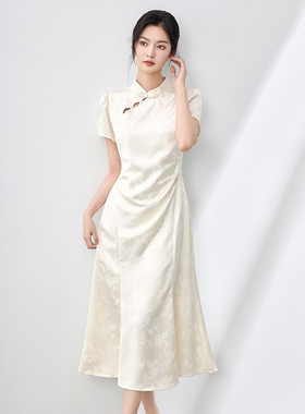 2506108-新中式浮雕提花东方复古旗袍国风连衣裙南油女夏新款长裙