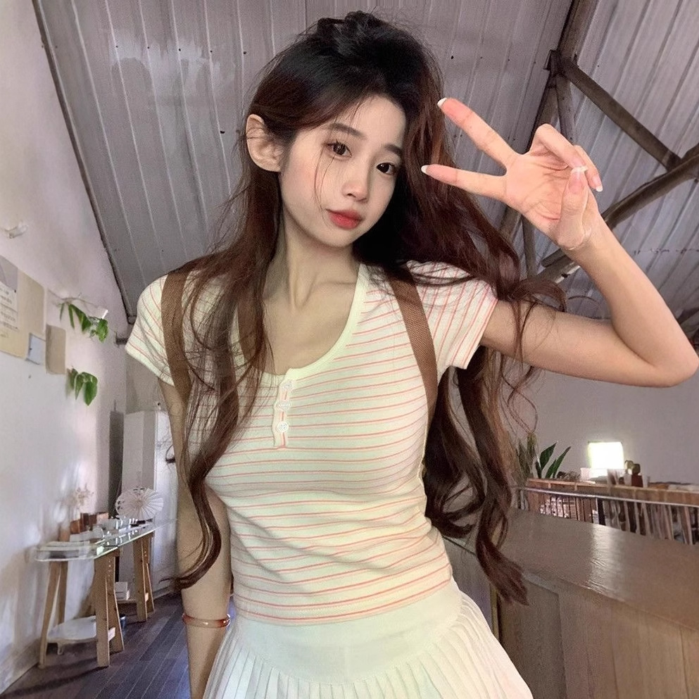 蓝色条纹露锁骨短袖T恤女2025新款夏季撞色打底衫甜辣妹短款上衣