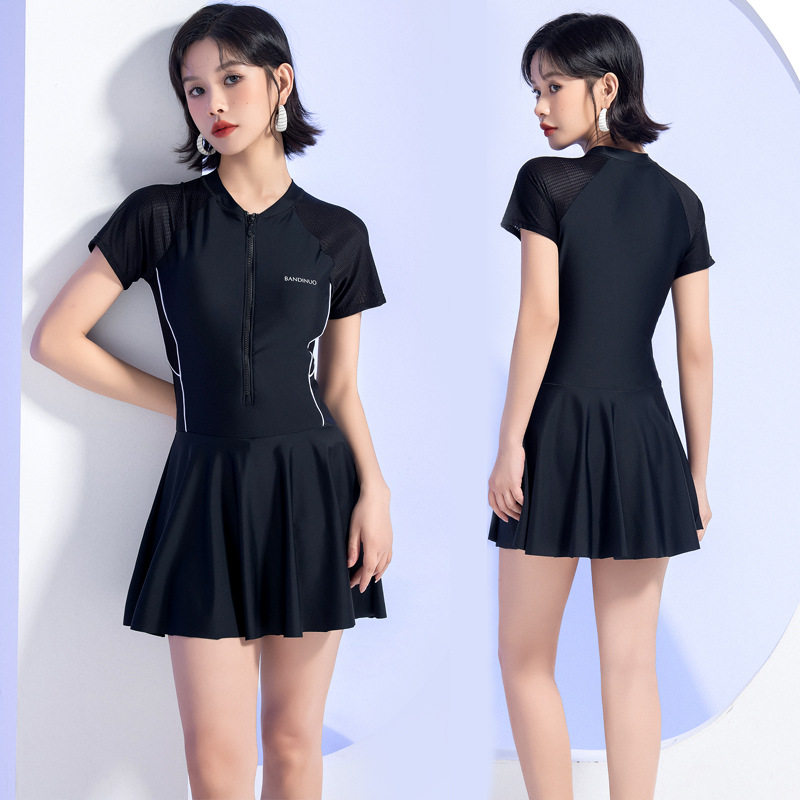 新款连体泳衣女泡温泉显瘦遮肚保守平角裙式运动防晒沙滩学游泳装