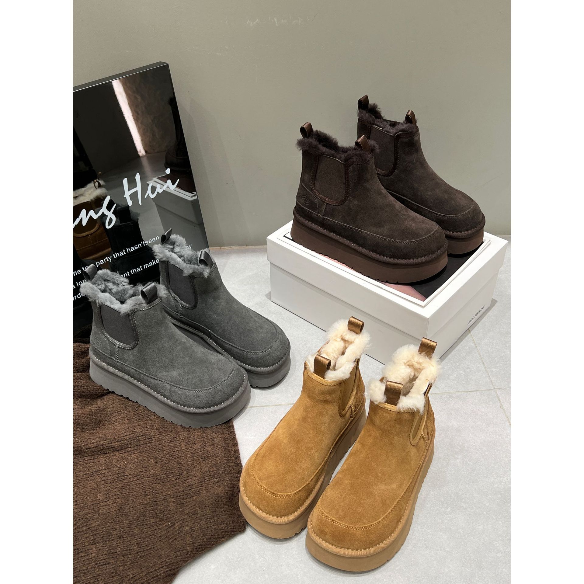 真皮羊毛绒套筒厚底雪地靴女2025年冬款软面轻便加厚保暧棉靴短靴