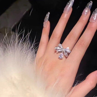 蝴蝶结闪钻轻奢巨好看的戒指女粗胖手大号冷门2025新款爆款学生党