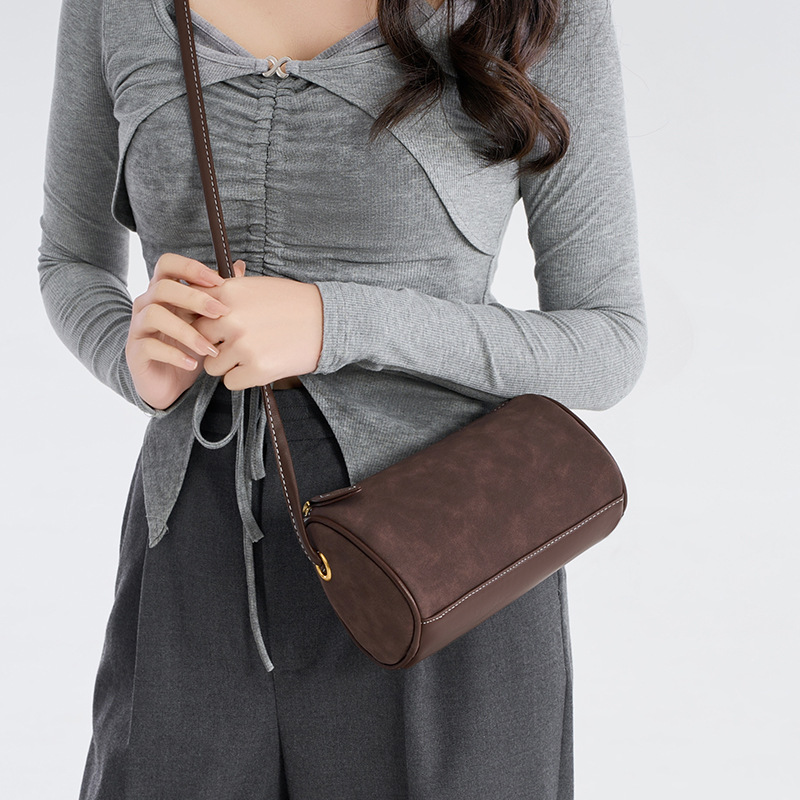 秋冬圆筒复古斜挎小众