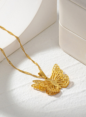 铜镀18K金立体镂空蝴蝶吊坠项链气质简约优雅品质锁骨链