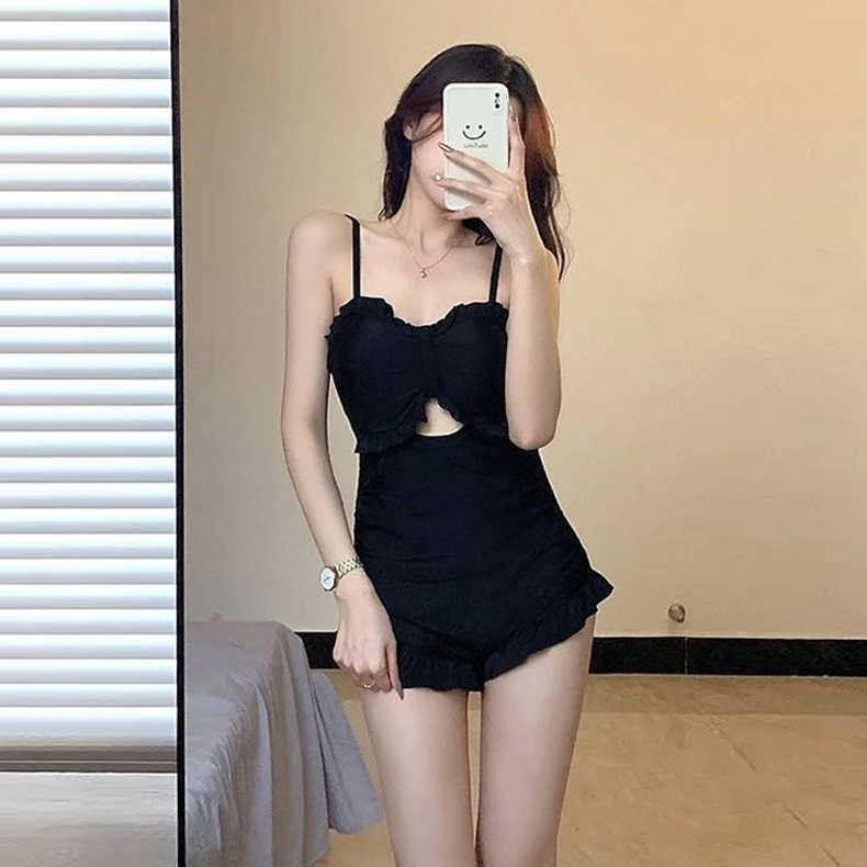 泳衣女式连体韩版ins游泳衣专业荷叶边纯色性感美背显瘦度假泳衣