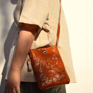 全皮竖款手机包植鞣头层牛皮新款女包包复古手抓纹休闲运动小件包