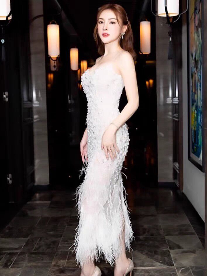 现货重工轻奢珍珠小礼服越南设计师钉珠羽毛透视长裙女包臀吊带连
