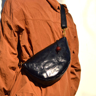 复古手抓纹羊角包油脂头层牛皮斜挎肩胸包文艺包男士胸包真皮