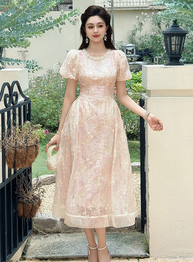 2025夏季新款女法式泡泡袖收腰粉色连衣裙精致绣花气质裙子45193