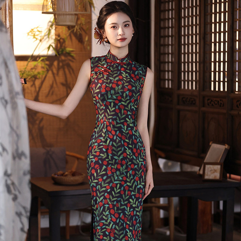 2026春夏新款旗袍乔其纱面料港风绝美无袖清冷感气质修身少女礼服