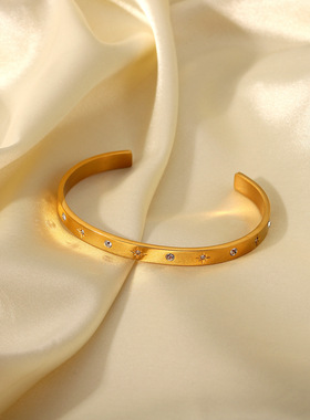 新款时尚法式复古风18K镀金不锈钢手饰镶八芒星锆石圆锆相间手镯