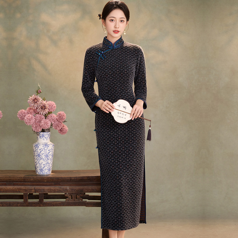 新式旗袍2025秋冬款中国风优雅气质长款金貂绒加绒显瘦修身连衣裙