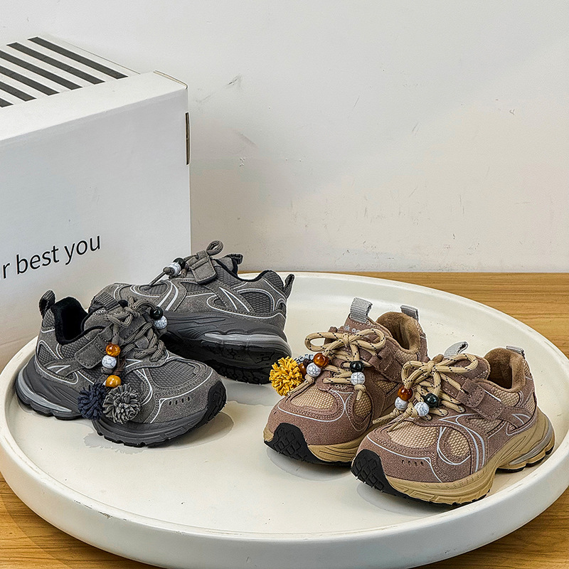 2025冬季新款儿童时尚运动鞋女童加绒挂件老爹鞋中大童二棉跑鞋