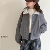 灰色上衣+格子裤