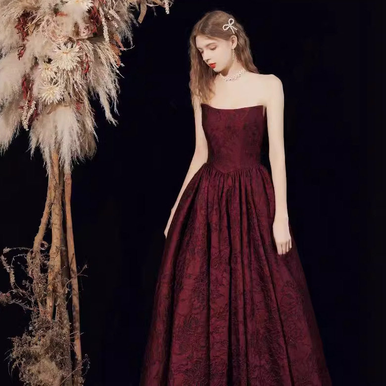 敬酒服新娘2025新款秋冬红色结婚礼服宴会气质缎面长裙女抹胸礼服