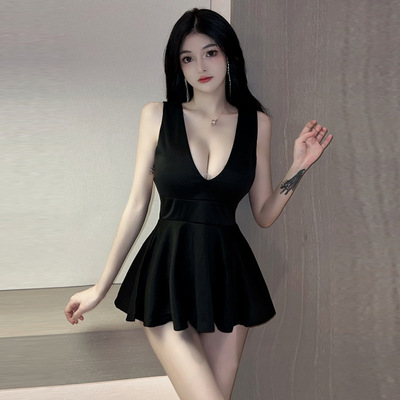 性感深V露背收腰无袖蓬蓬短裙