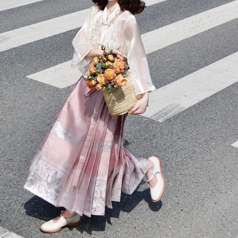 汉服马面裙改良日常女复古国风新中式粉色百褶半身裙子秋季新款属于什么档次？