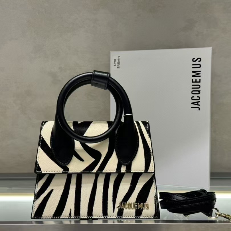 Jacquemus黑白斑马纹小众级肩斜挎腋下包手提手包设计款时尚复古