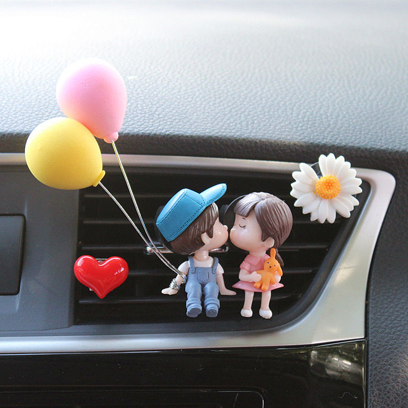 创意汽车出风口装饰车载空调口香水夹摆件可爱气球情侣车内用品女
