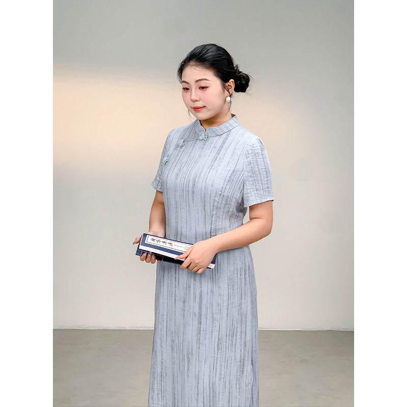 气质国风新中式蓝色复古连衣裙2026夏季新款改良文艺风大码旗袍潮