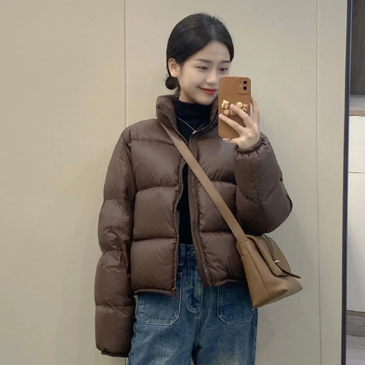 白鸭绒肯豆羽绒服女短款欧版咖色宽松立领加厚腰面包服潮