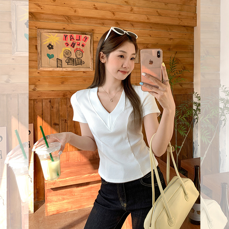 白色V领露锁骨正肩设计感短袖T恤女2025夏季鱼骨收腰显瘦短款上衣