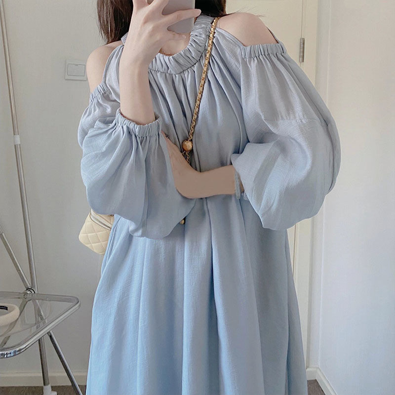 蓝色法式温柔风泡泡袖连衣裙女夏季设计感小众露肩遮肉显瘦长裙子
