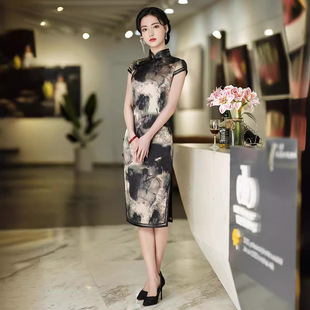 2025气质连衣裙女桑蚕丝旗袍复古修身中国风演出活动礼服文艺风