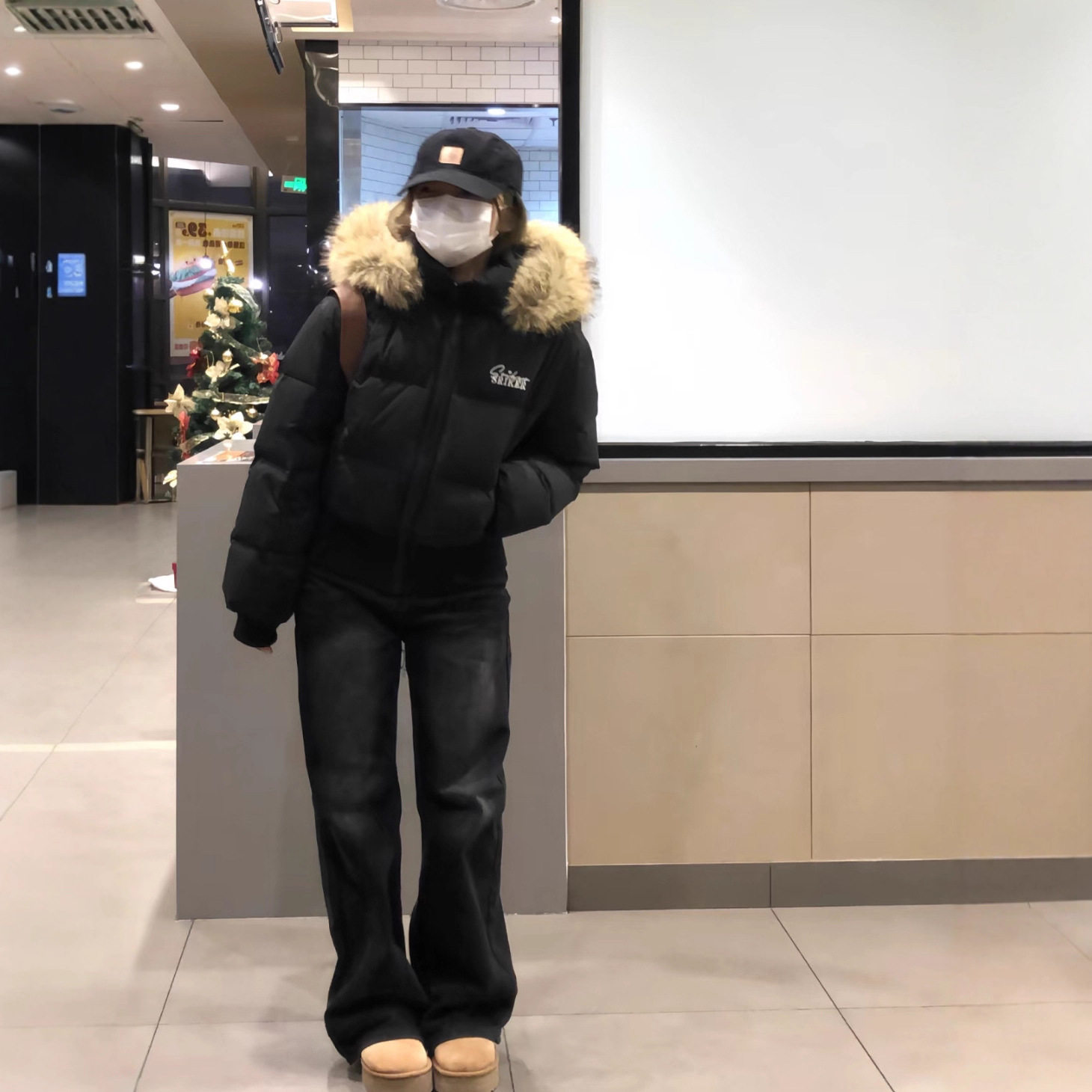 美式白鸭绒羽绒服女短款新款大毛领收腰显瘦加厚面包服羽绒外套潮