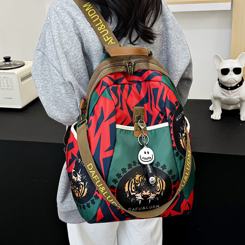 潮牌虎头双肩包女2024新款多用休闲牛津布女士背包通勤旅行包书包