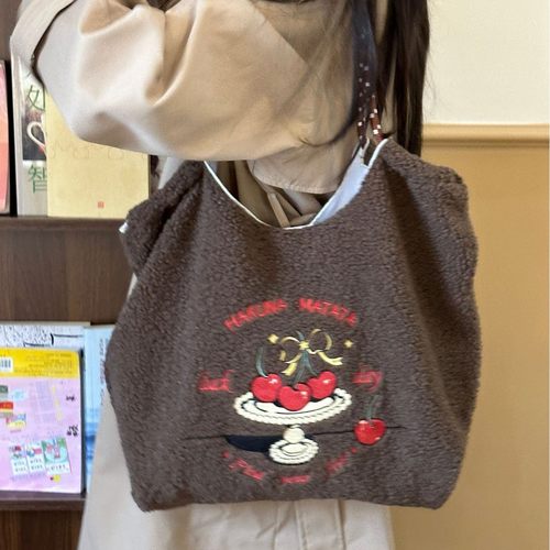 新款大容量托特包刺绣手提包潮流小众肩包百搭羊羔绒斜挎包女