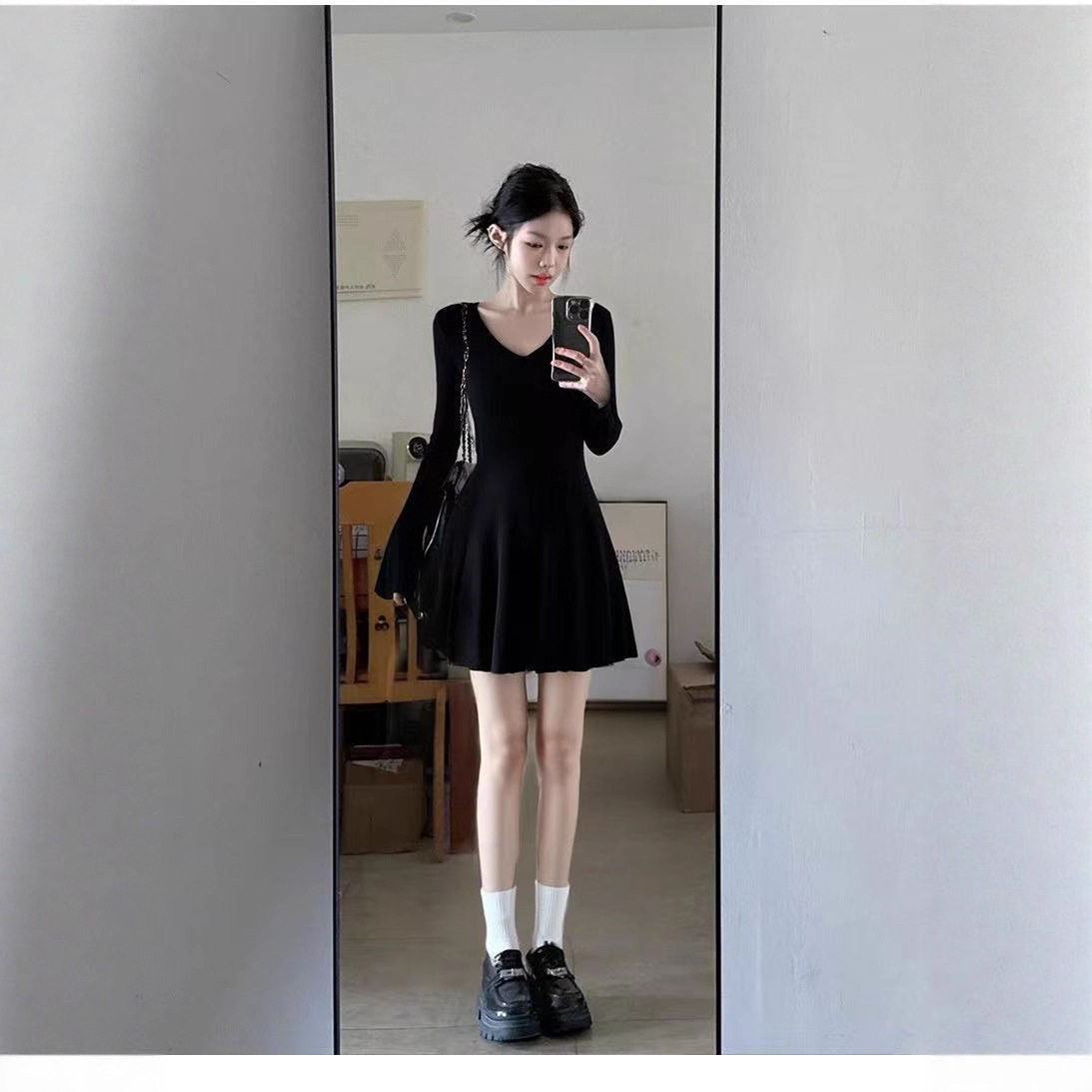 黑色长袖针织连衣裙短款女巨好看早秋冬季小个子内搭打底裙子穿搭