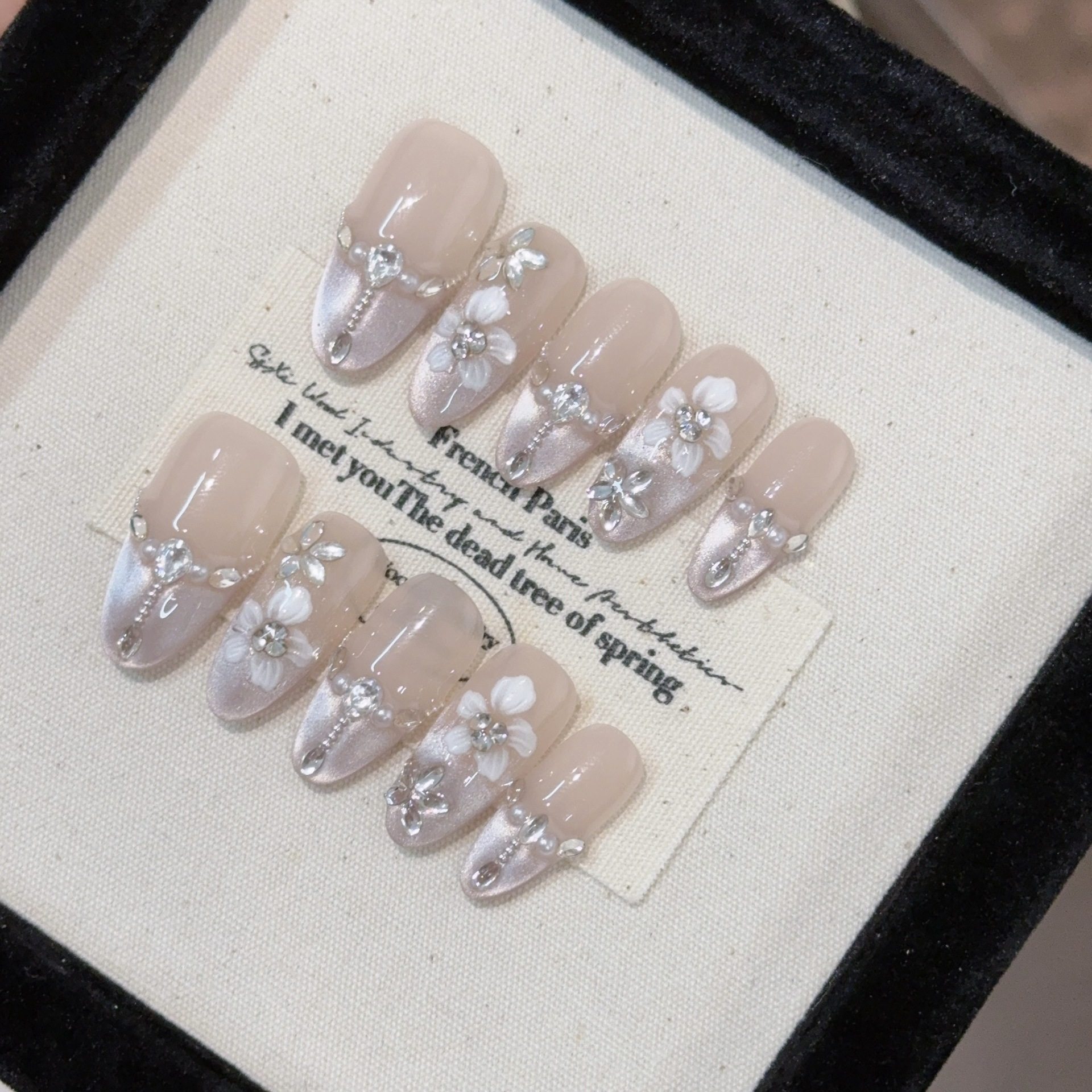 抖音爆款手工穿戴甲冰晶猫眼花朵锆石气质显白美甲假指甲