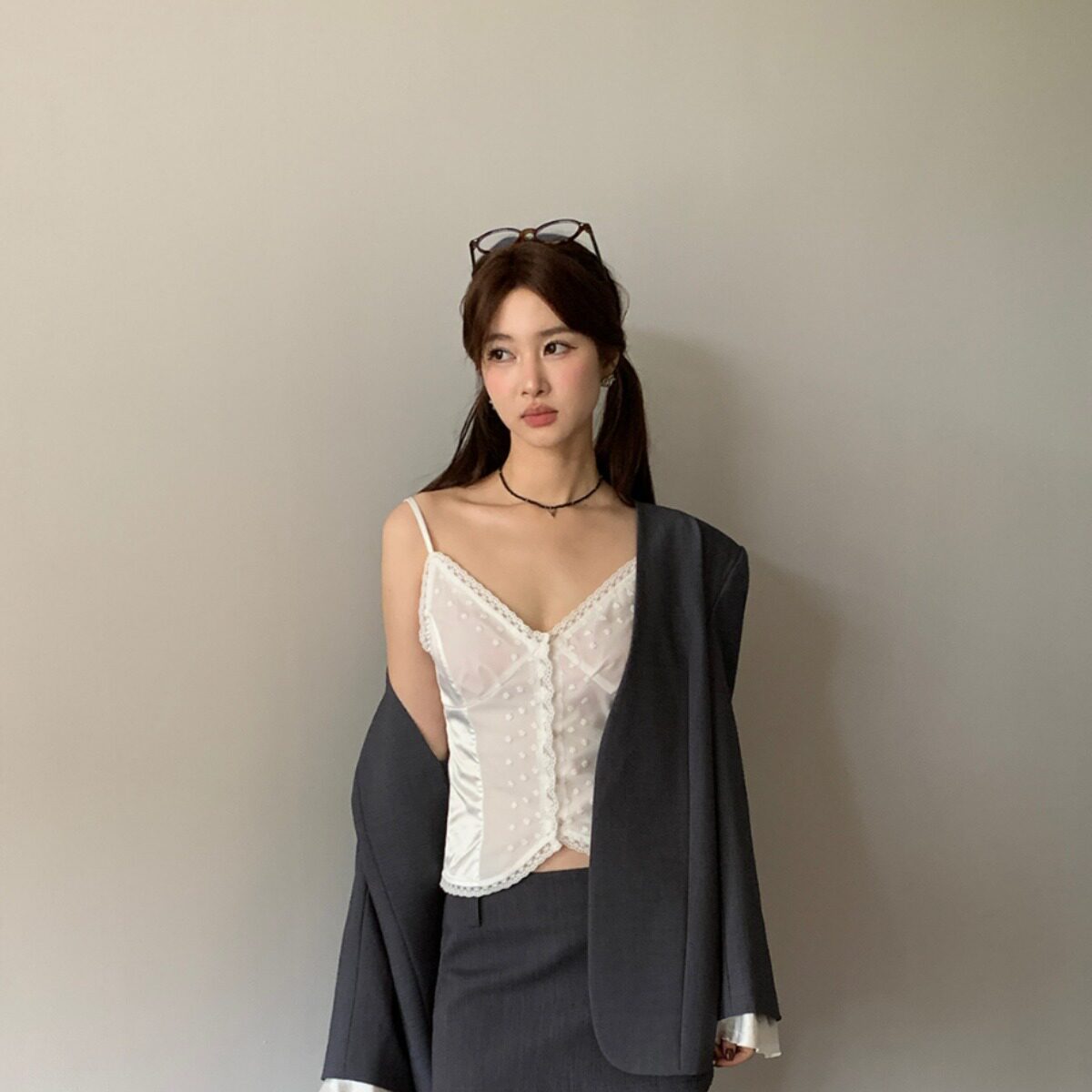 趋梦法式绣花缎面蕾丝2024年春季