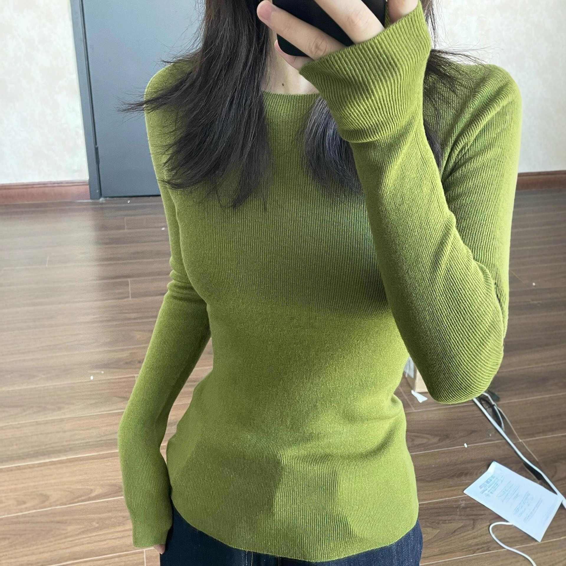 牛油果绿圆领针织打底衫女秋冬款洋气内搭打底衣保暖显瘦上衣