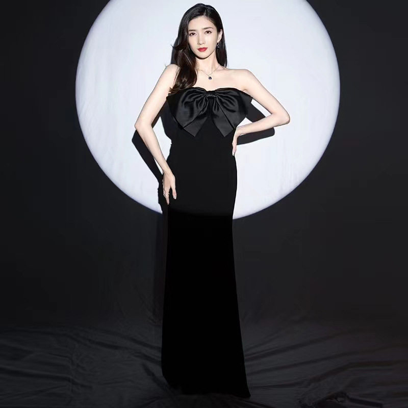 黑色抹胸蝴蝶结端缎布晚礼服鱼尾修身明星同款走秀演出服女图片