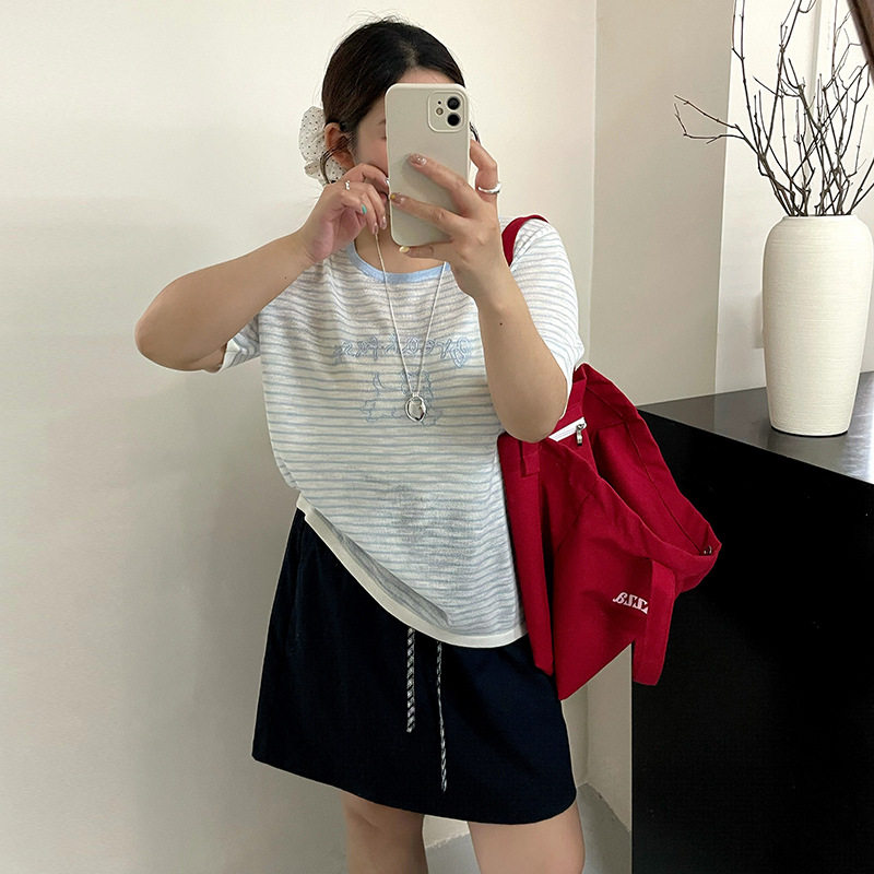 新款23860大码女装撞色显瘦条纹衫2026夏胖mm刺绣针织衫女短袖t恤