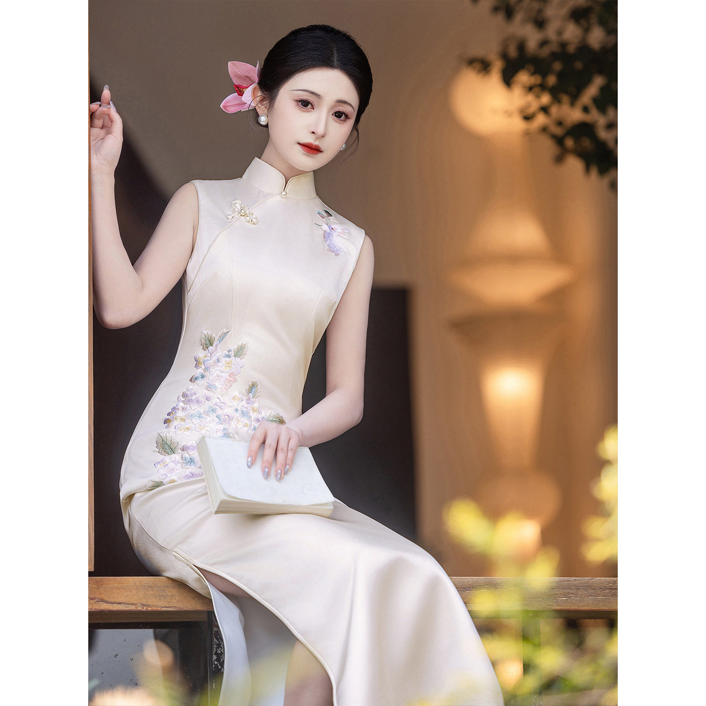 端刺绣新中式旗袍连衣裙女夏季无袖气质改良订婚礼服中国风白色