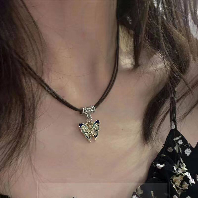 超美复古蝴蝶吊坠项链女级感皮绳子项圈卫衣项链潮酷百搭短款