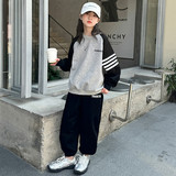 灰色