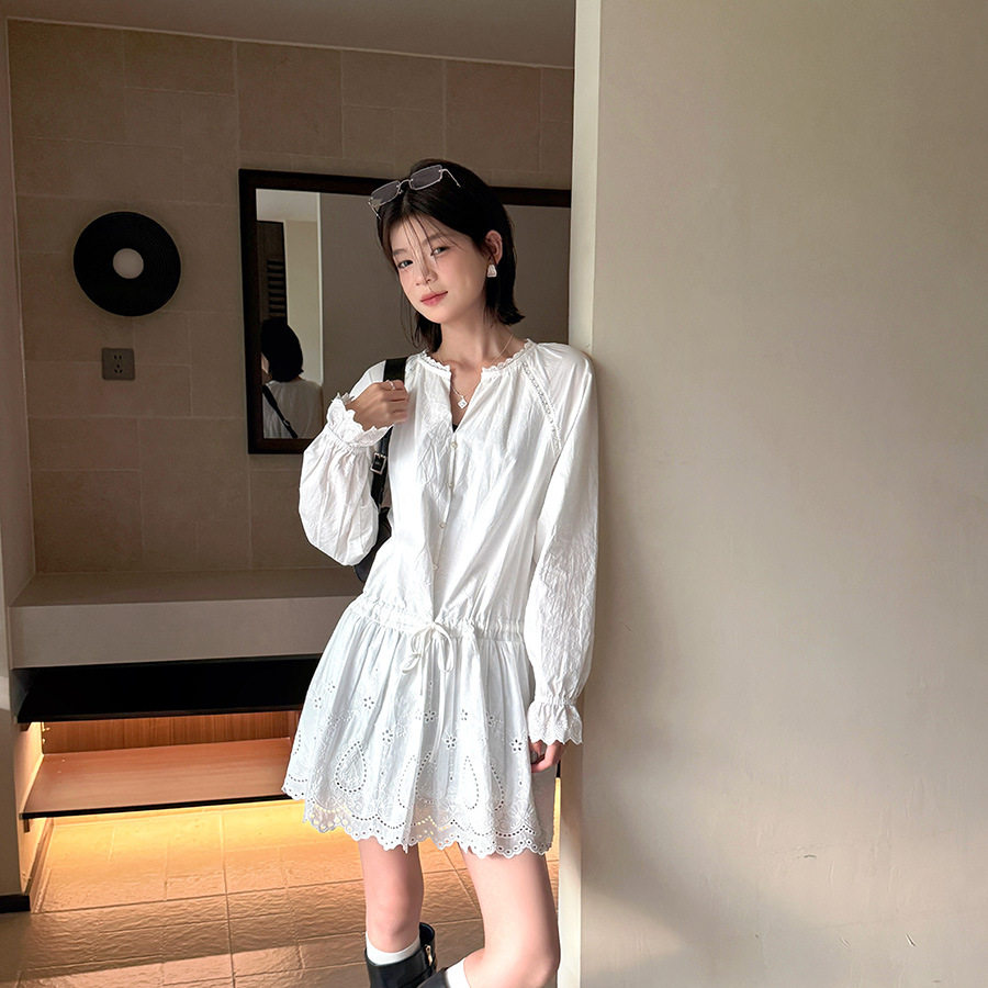 秋季新款韩系刺绣勾花镂空衬衫裙女2026文艺长袖设计感裙子潮