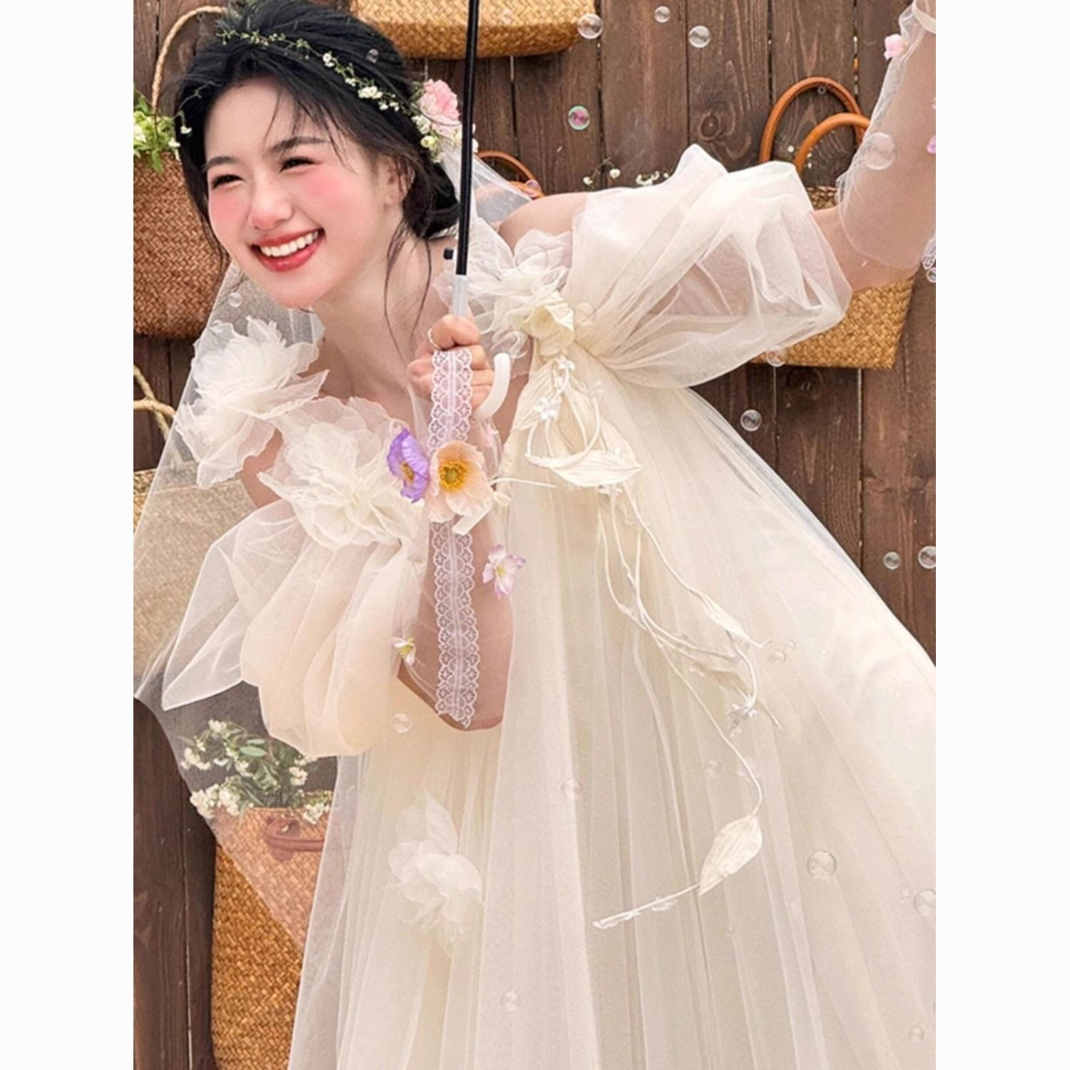 仙女森系轻婚纱小众新娘晨袍出门纱外景迎宾轻纱影楼户外旅拍礼服