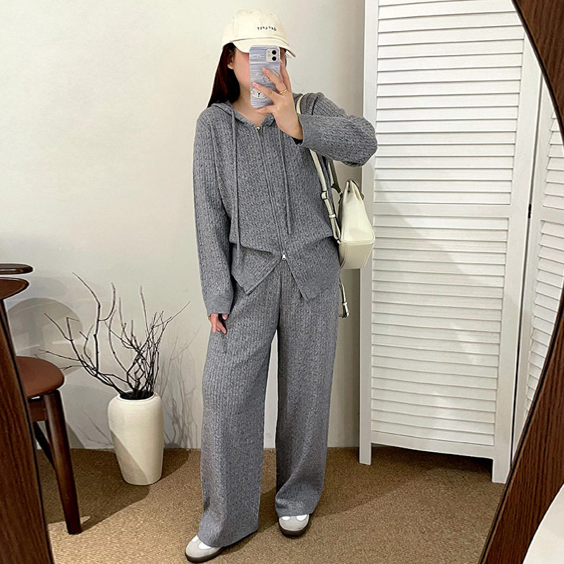 大码女装气质麻花纹理针织套装2025冬胖mm连帽开衫女裤子两件套潮