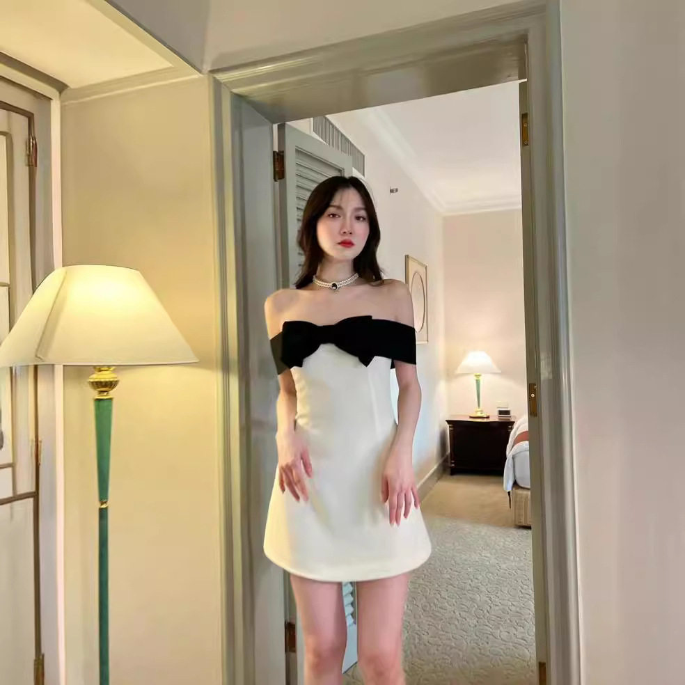 十三行2025夏蝴蝶结一字肩修身白色连衣裙Jennie同款短裙女装女款