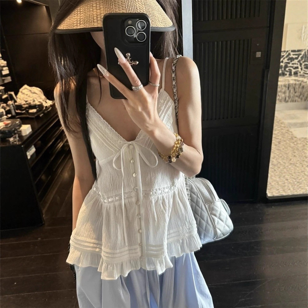 白色蕾丝V领纯欲吊带背心